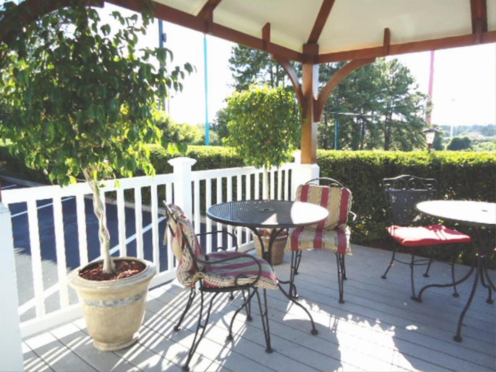 West Bank Inn Image 24