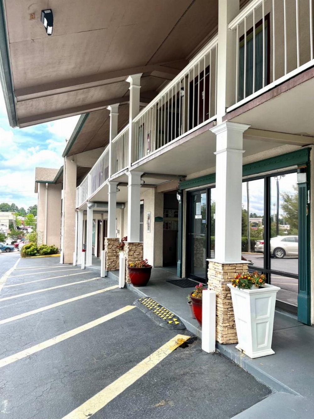 West Bank Inn Image 27