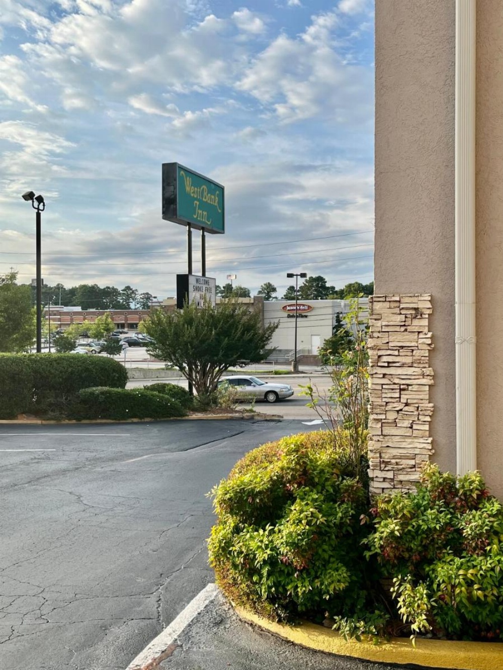 West Bank Inn Image 30