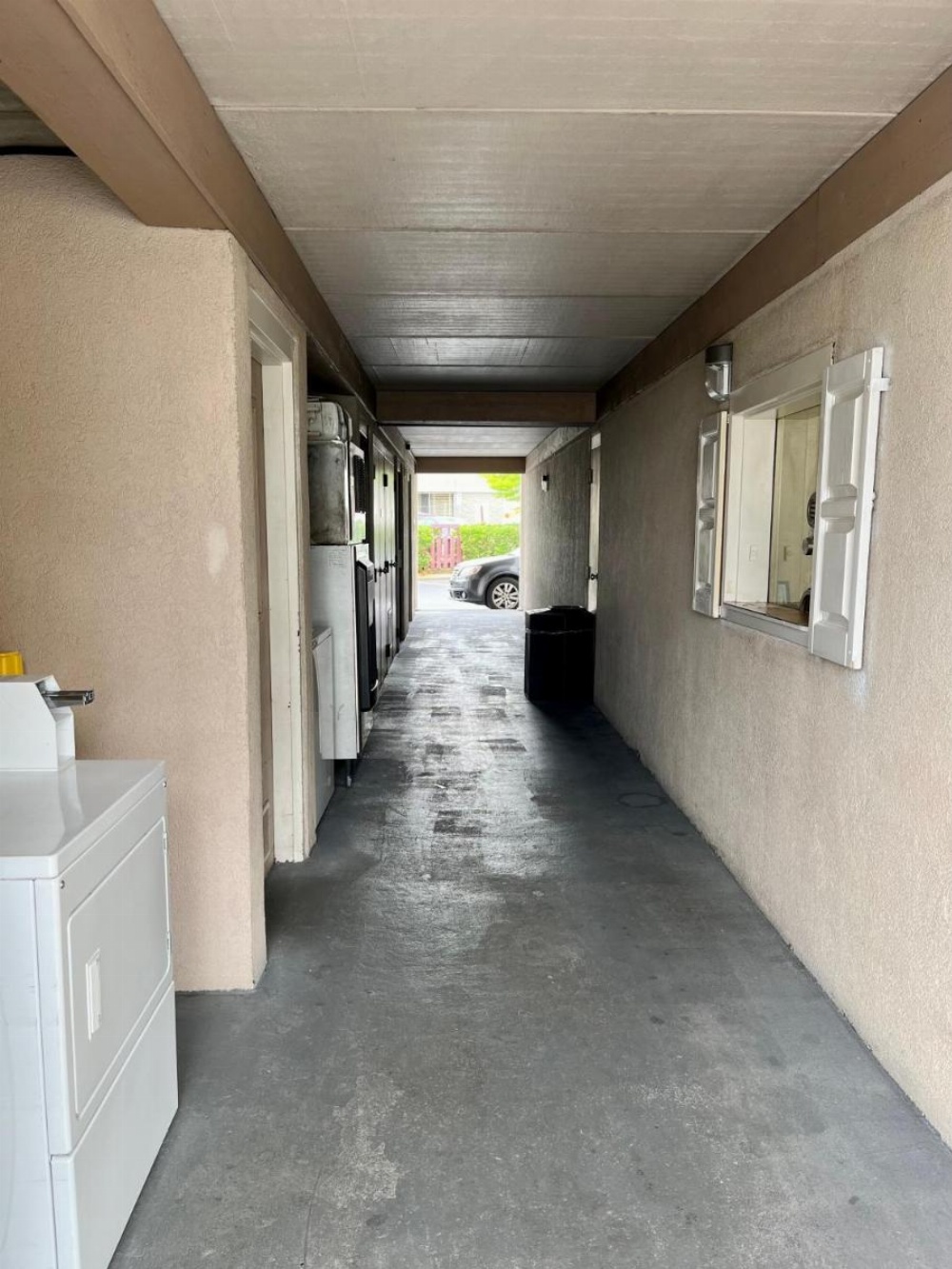 West Bank Inn Image 31