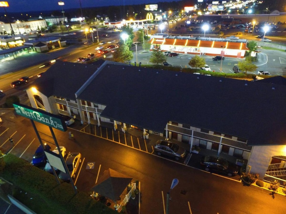 West Bank Inn Image 34